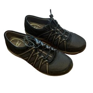 Dansko Women’s Honor Comfort Shoe 40W Excellent condition